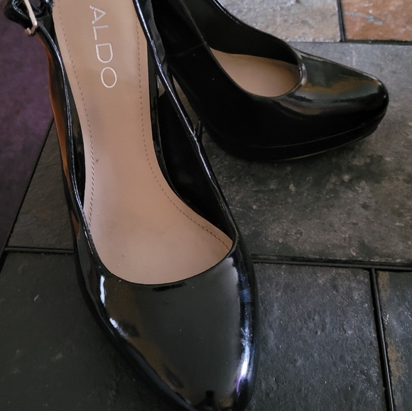 SALE: Aldo Black Patent Leather Sling Black. *Must Go!!!! - Picture 4 of 4